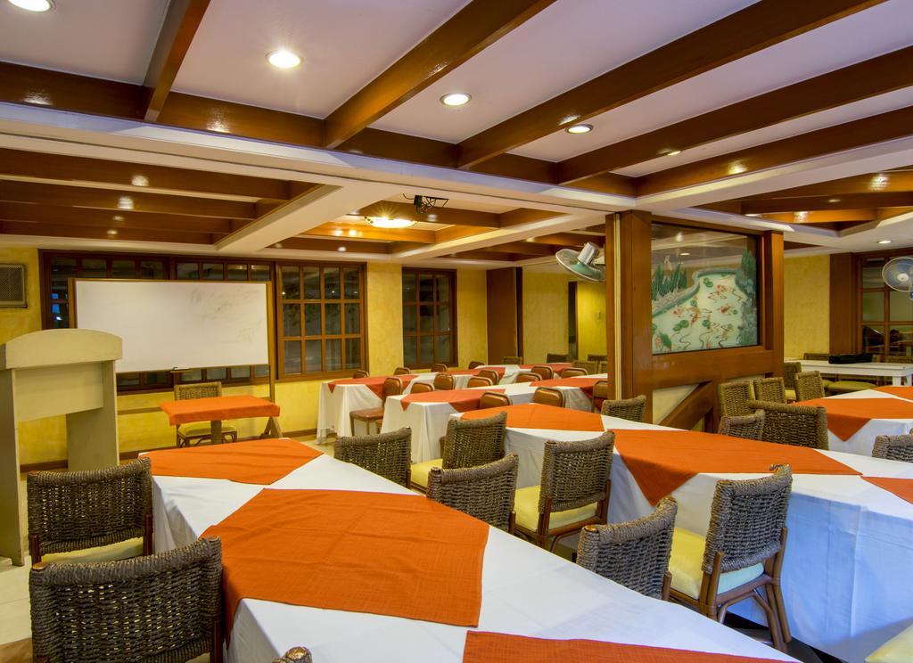 The Manor Hotel Davao Exterior foto